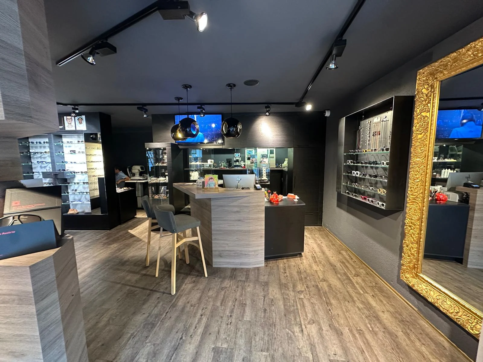 FRANZ OPTICS Showroom-Ansicht in Sölden