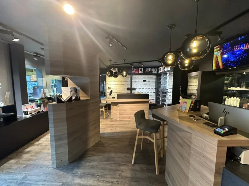 FRANZ OPTICS Showroom Südansicht in Sölden